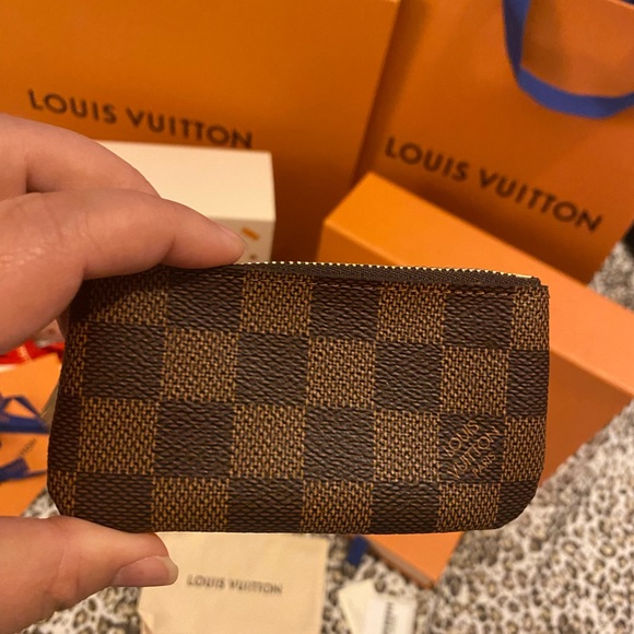 Louis Vuitton Key Pouch - Picture 3 of 9